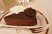 Cách làm bánh Sacher Torte - Một đặc sản không thể bỏ qua đối với các tín đồ thích ăn bánh ngọt