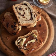 Cinamon sourdough rolling bread (Bánh mì quế sourdough)