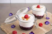 Cách làm Panna cotta sữa chua dâu tằm