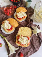 Công thức và cách làm Strawberry Shortcake Theo Quang Hiển Nguyễn