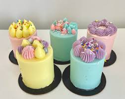 Gợi ý những mẫu bánh sinh nhật hiện đại dành cho nam giới giúp bữa tiệc sinh  nhật thêm ý nghĩa - FRIENDSHIP CAKES & GIFT