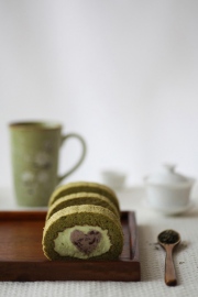 Bánh cuộn trà xanh mang lời nhắn nhủ yêu thương