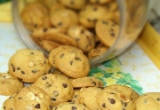 Cookies (bánh quy) chocolate và bột hạt hạnh nhân