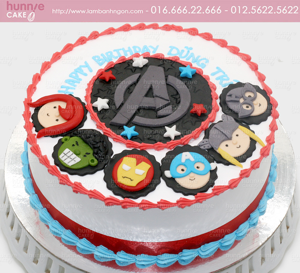 Bánh sinh nhật màu vàng với hình ảnh siêu anh hùng dũng cảm Angel Cake Chuyên bánh sinh nhật theo yêu cầu