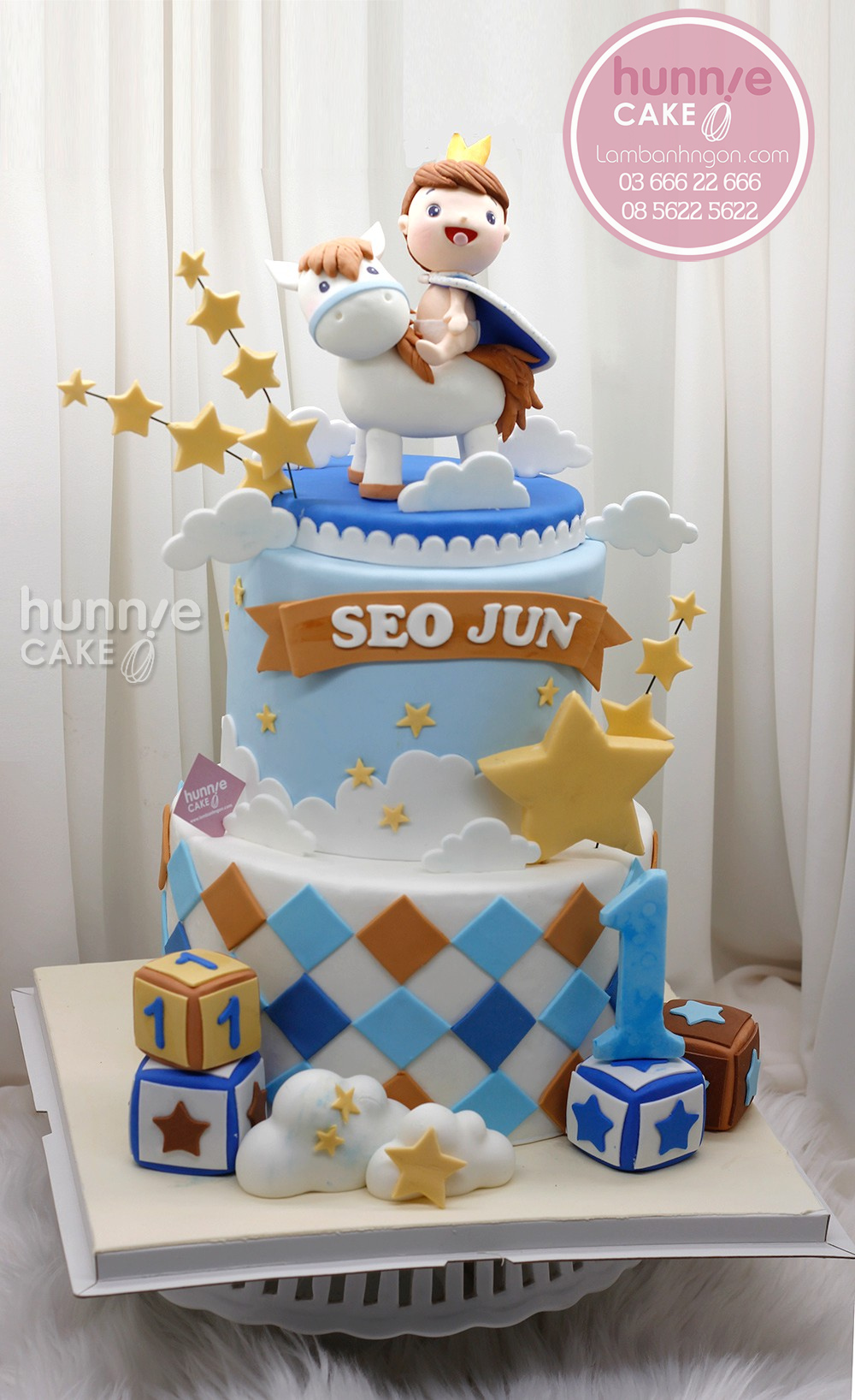 Bánh sinh nhật 2 tầng hoàng tử nhỏ đẹp hoành tráng tặng bé trai 1 tuổi siêu đáng yêu 9429 - Bánh ngon đẹp