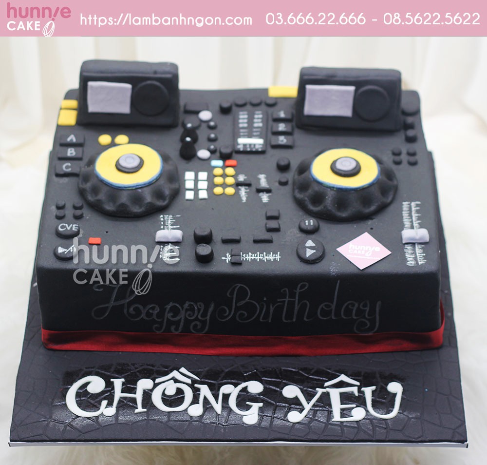 Bánh sinh nhật bàn nhạc DJ đẹp ấn tượng tặng bạn trai nam tính 8352 - Bánh ngon đẹp