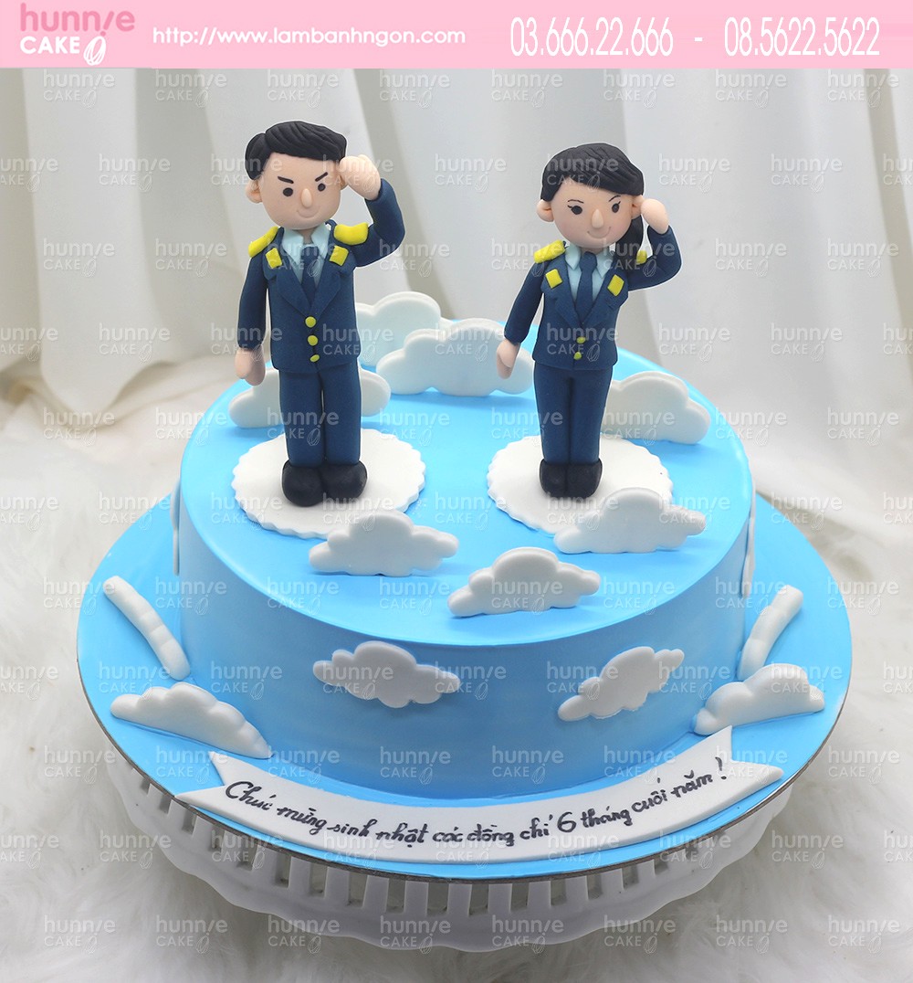 Bánh sinh nhật bộ đội phòng không không quân là món quà tuyệt vời cho bất kỳ người nào yêu thích quân đội. Với kiểu dáng độc đáo và nhân kem ngọt ngào, chắc chắn sẽ làm quà tặng sinh nhật hoàn hảo cho người thân của bạn.