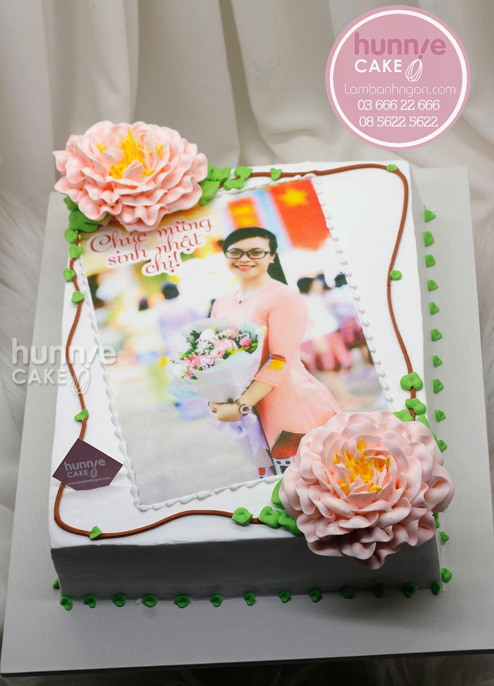 Bánh sinh nhật in ảnh bạn gái trang trí hoa đẹp ấn tượng 9487 - Bánh ngon đẹp