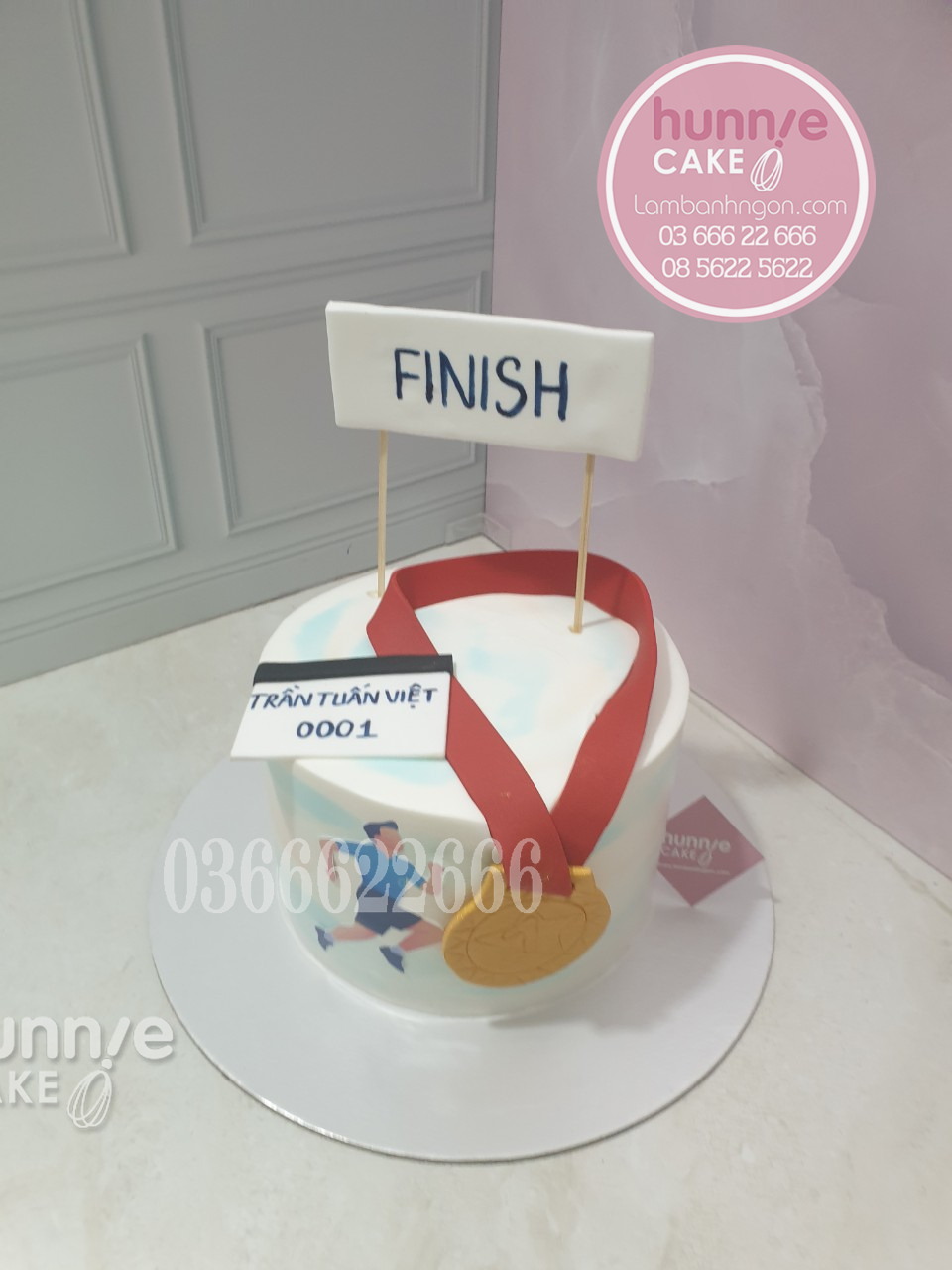 Bánh sinh nhật Marathon chạy Cự ly dài với huy chương vàng tặng runner 10858 - Bánh ngon đẹp