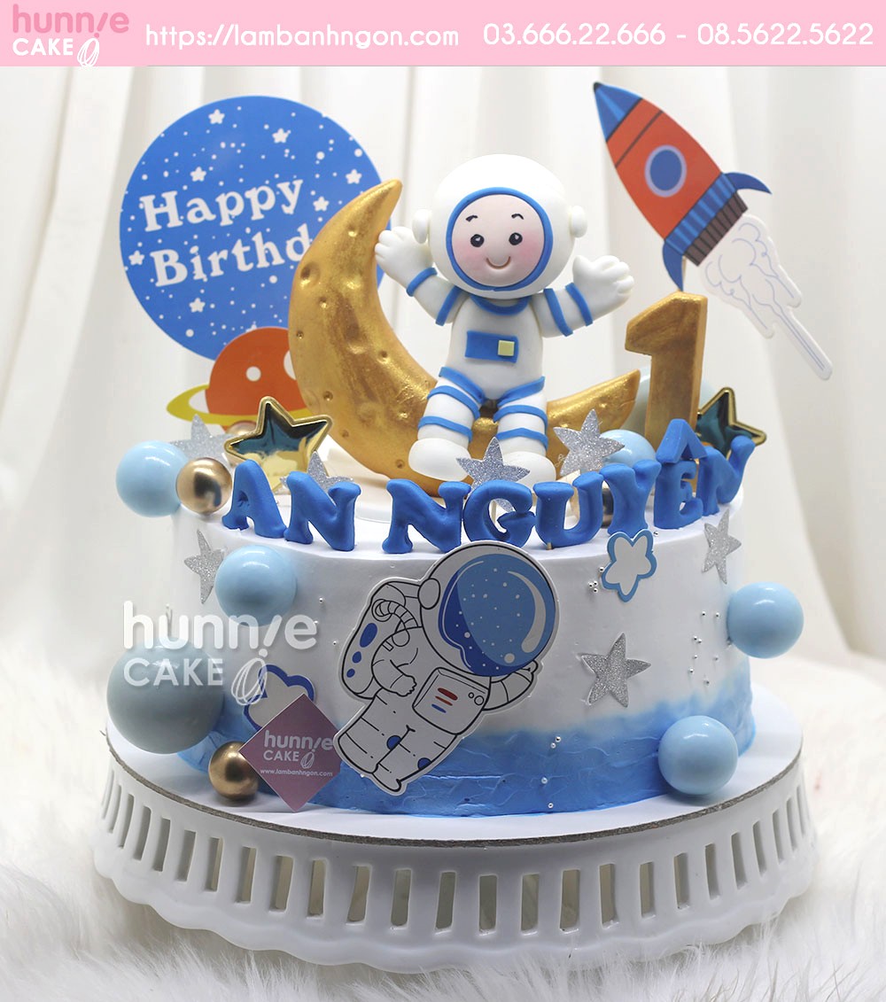 Bánh sinh nhật phi hành gia vũ trụ khám phá mặt trăng tặng bé trai 4 tuổi 8784 - Bánh ngon đẹp