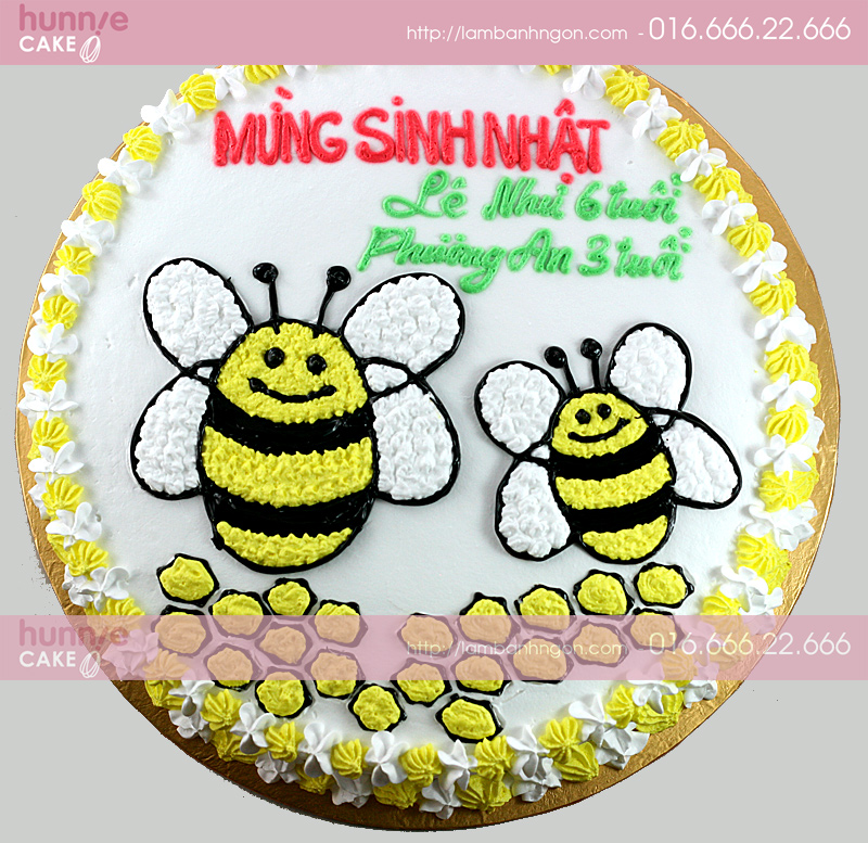 Bánh vẽ hình ong mật: Bạn đang muốn tìm một món quà sinh nhật hay một chiếc bánh đẹp mắt và thơm ngon? Bánh kem vẽ hình ong mật của chúng tôi sẽ làm bạn hài lòng. Những chiếc bánh kem tinh tế với họa tiết ong mật đầy sáng tạo, chắc chắn sẽ làm cho bất kỳ ai cũng yêu thích.