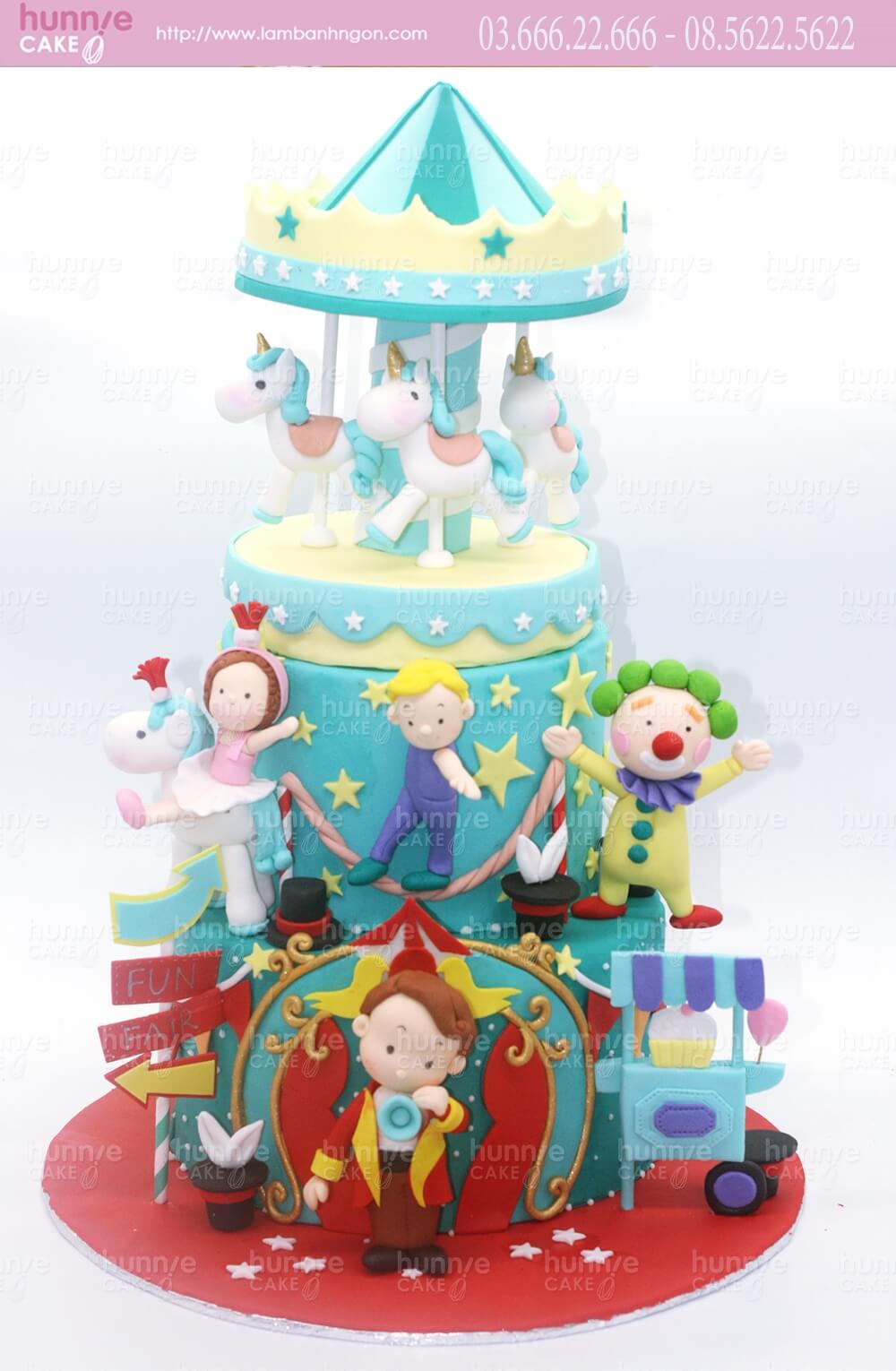 Bánh sinh nhật 2 tầng vòng quay ngựa gỗ với chú hề và các diễn viên xiếc nhào lộn tặng sinh nhật bé trai 6239 - Bánh ngon đẹp