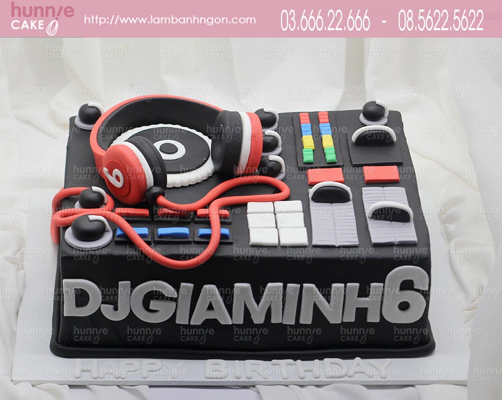 Bánh bạn trai làm DJ 981  Bánh sinh nhật kỷ niệm