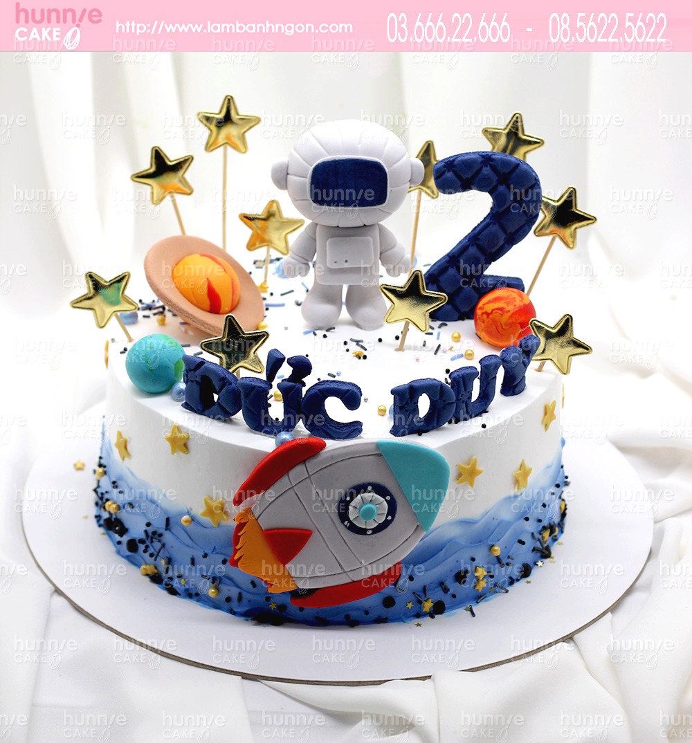 Bánh fondant tàu vũ trụ tên lửa galaxy cho bé  Tiny Pretty Cake