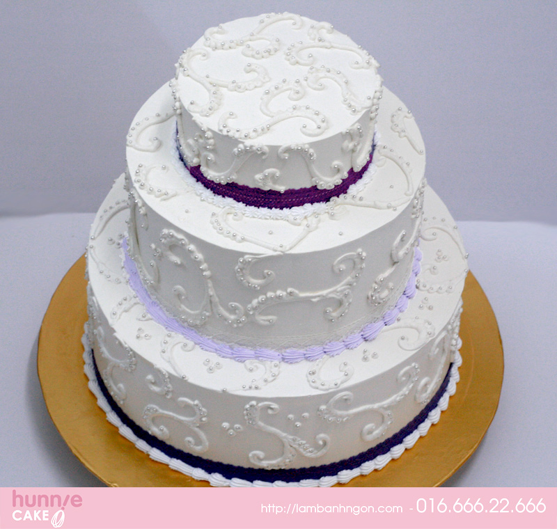 Bánh cưới 3 tầng tông trắng ngà - tím hoa văn uốn lượn 798 - Bánh ngon đẹp