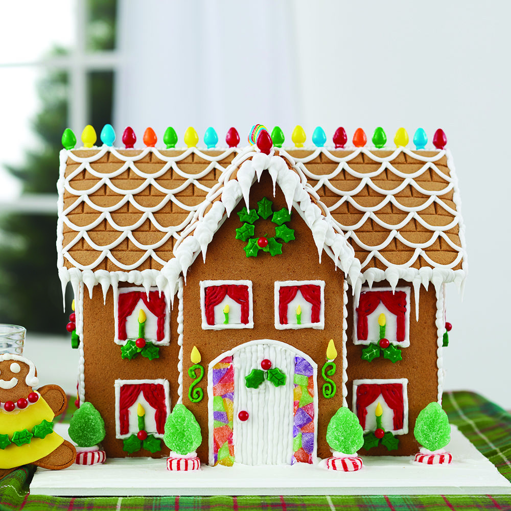 Hãy thưởng thức hình ảnh những căn nhà bánh gừng tuyệt đẹp, màu sắc rực rỡ và đầy phù hợp với ngày lễ Giáng sinh. Với bánh ngọt bên trong và kết cấu vị rượu vang mật ong, chúng tạo ra một trải nghiệm ẩm thực tuyệt vời và độc đáo.